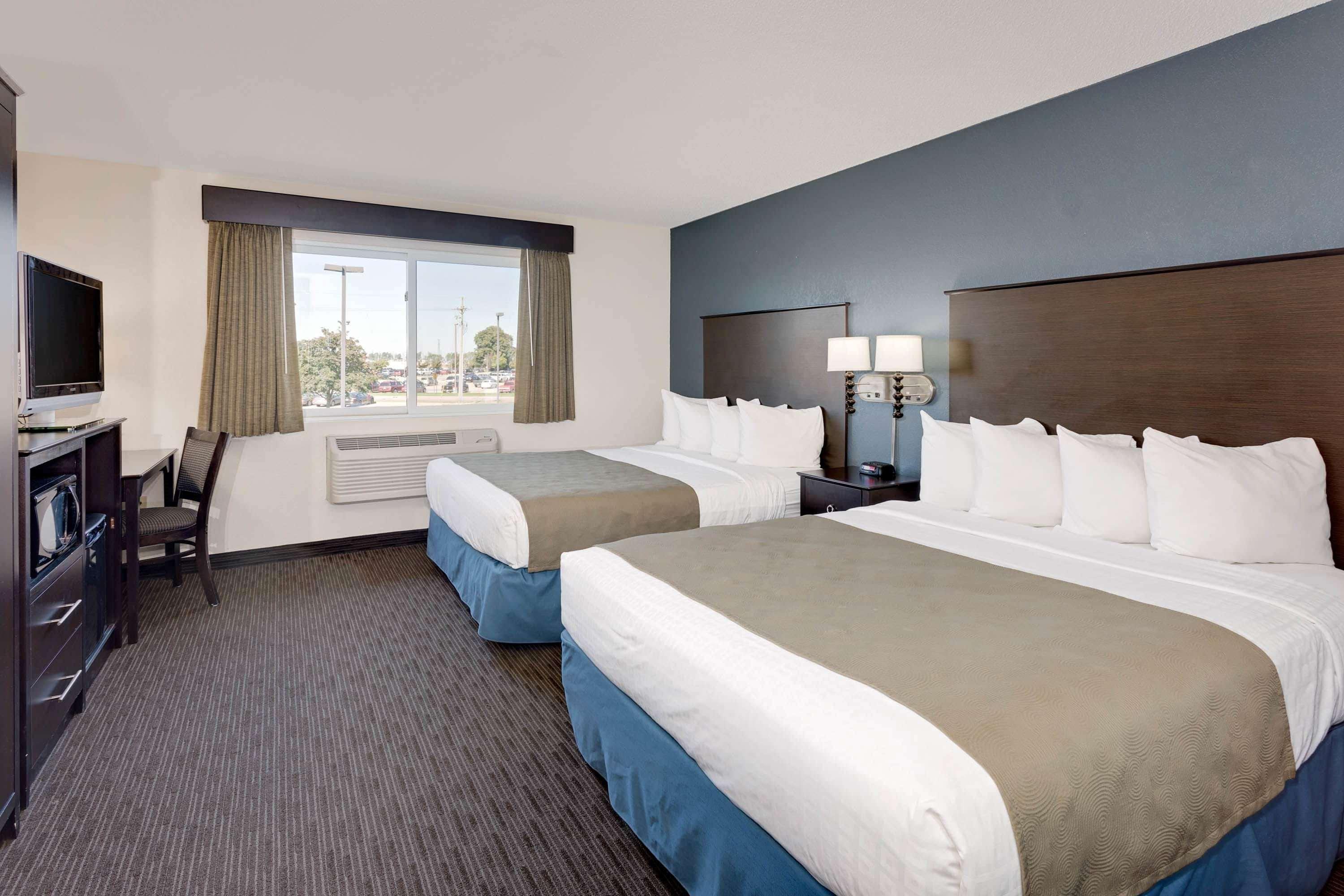 Baymont By Wyndham Owatonna Hotell Exteriör bild