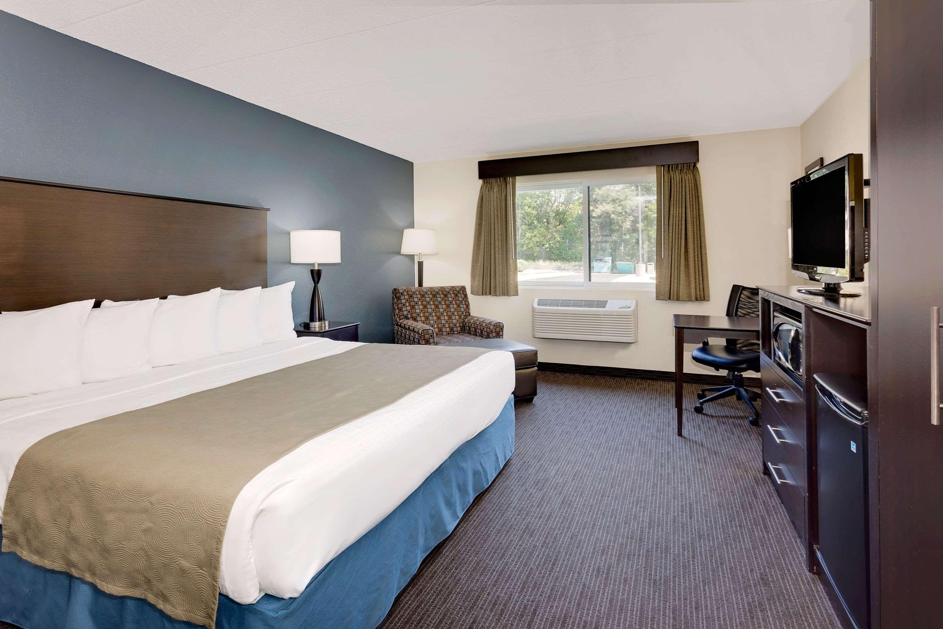 Baymont By Wyndham Owatonna Hotell Exteriör bild