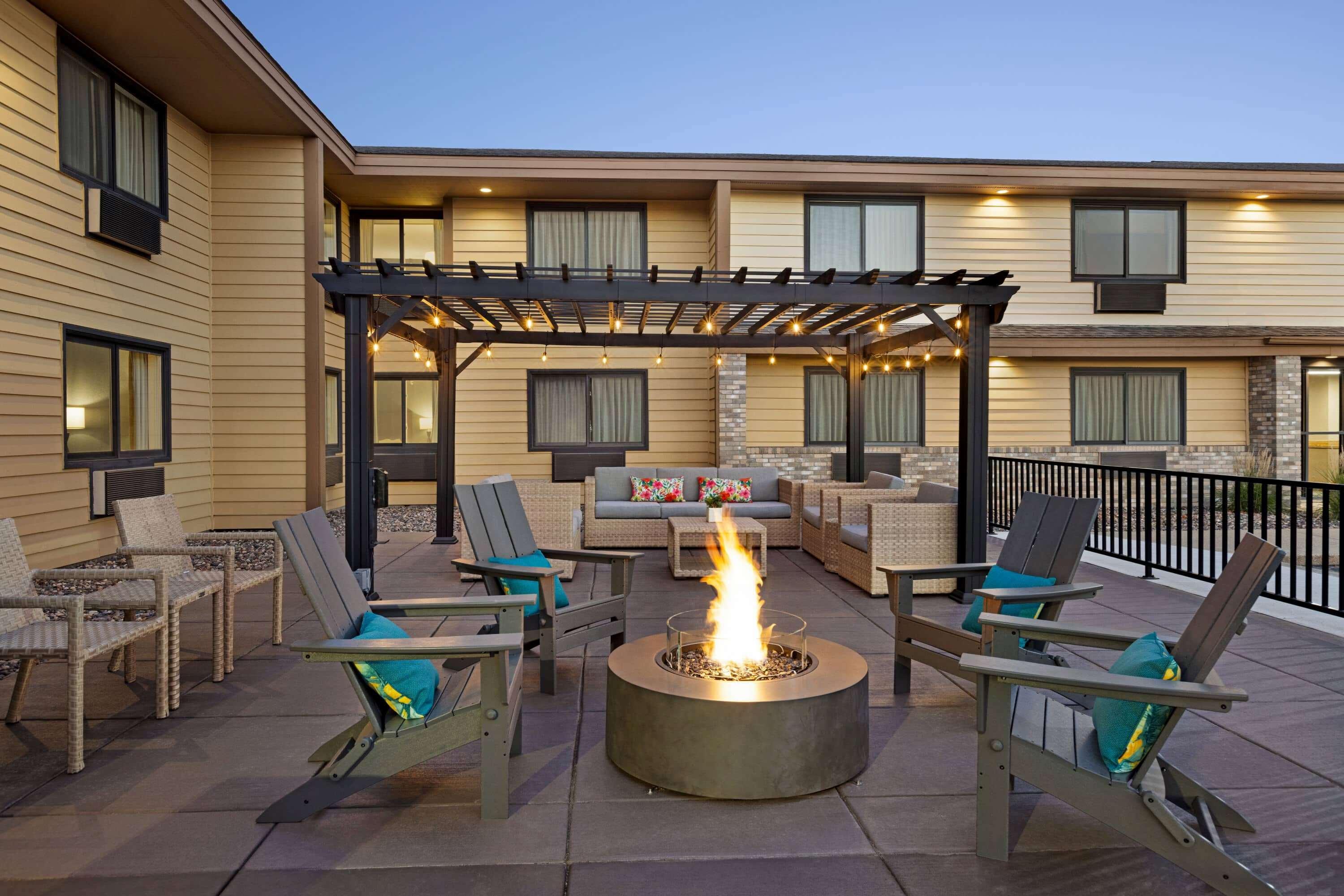 Baymont By Wyndham Owatonna Hotell Exteriör bild