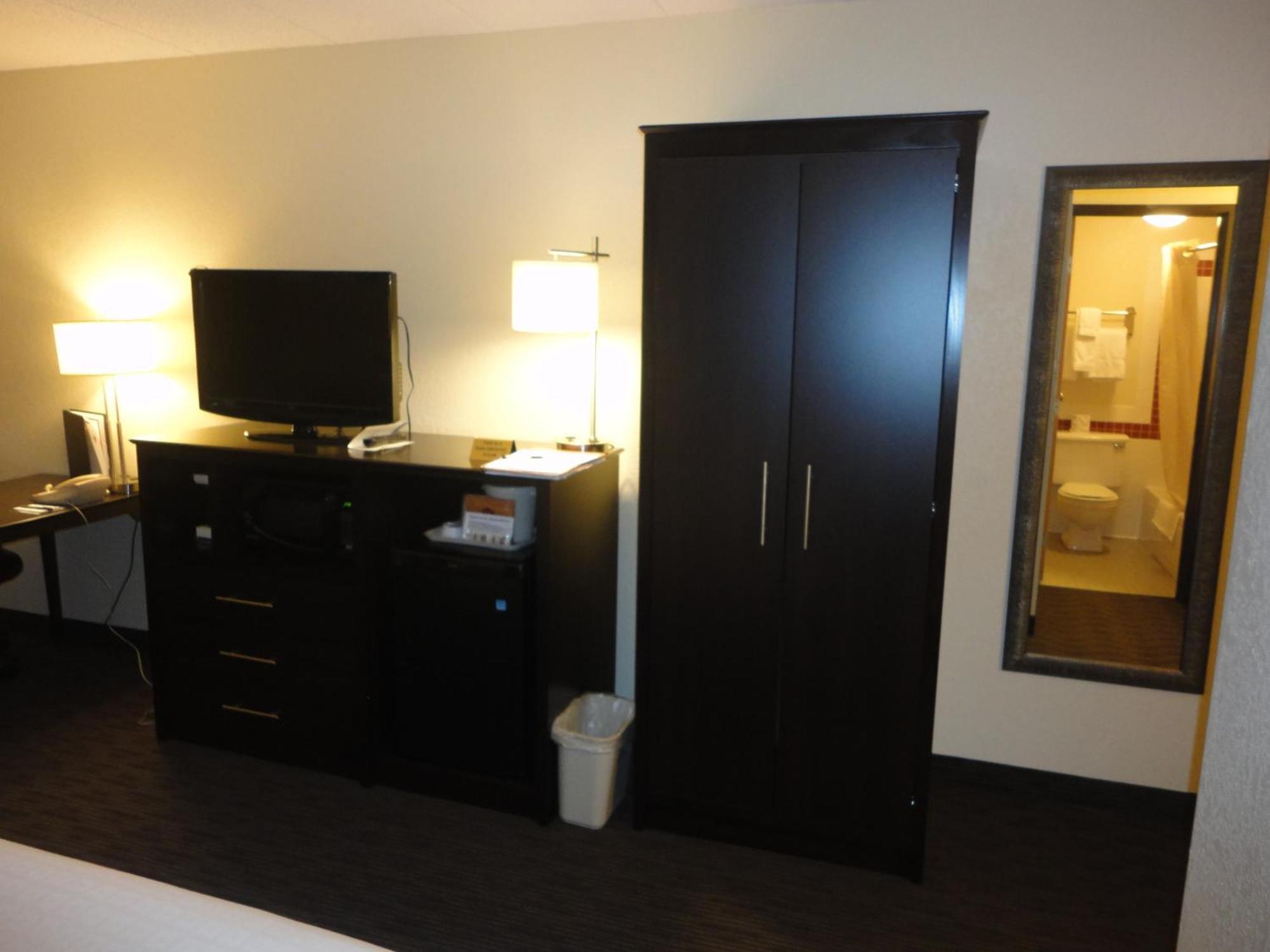 Baymont By Wyndham Owatonna Hotell Exteriör bild